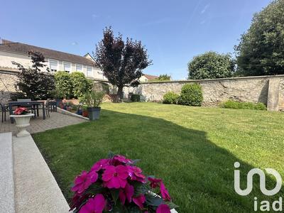 Maison - 258 m² - 8 pièces