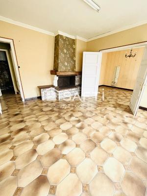 Maison - 90 m² - 5 pièces