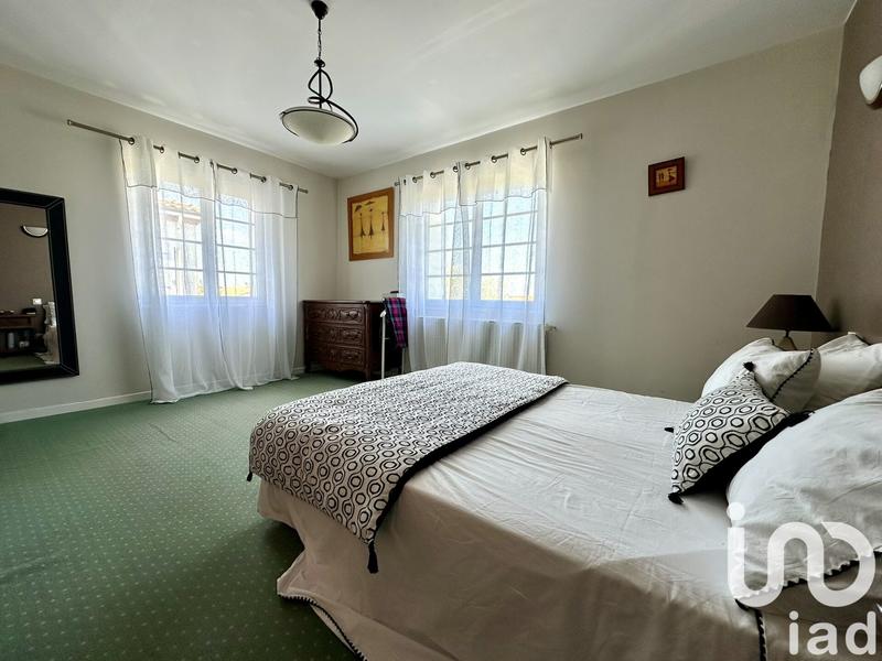 Maison - 180 m² - 8 pièces