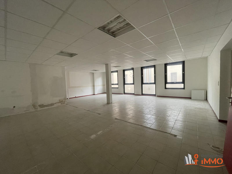 Local d'activités - 75 m² - 2 pièces