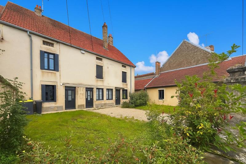 Immeuble - 215 m² - 9 pièces