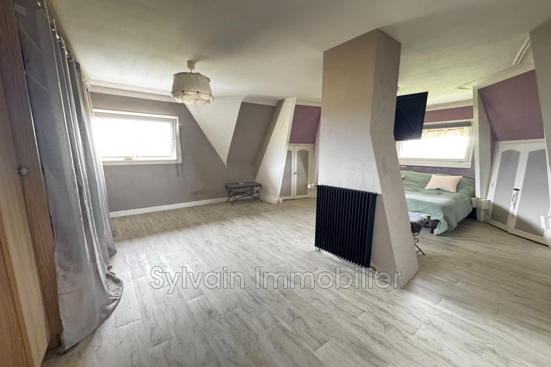 Maison - 182 m² - 6 pièces