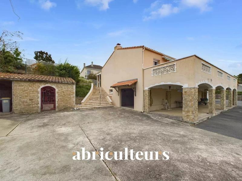 Maison - 150 m² - 6 pièces