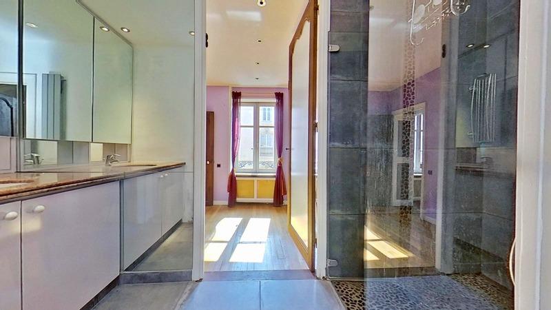 Appartement bourgeois - 141 m² - 5 pièces