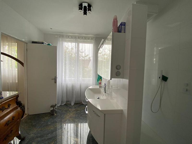 Maison - 230 m² - 6 pièces