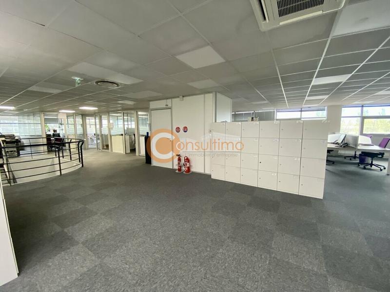 Bureau - 787 m²