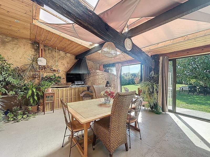 Maison en pierre - 266 m² - 6 pièces