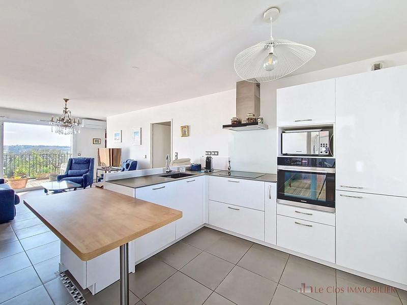 Appartement - 100 m² - 5 pièces