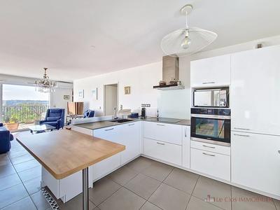 Appartement - 100 m² - 5 pièces