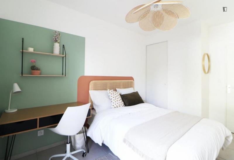 Chambre - 11 m² - 5 pièces