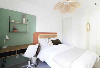 Chambre - 11 m² - 5 pièces