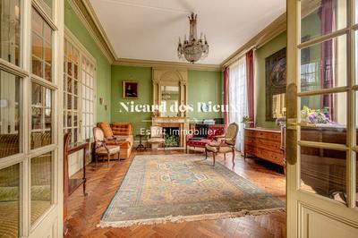 Maison - 344 m² - 12 pièces