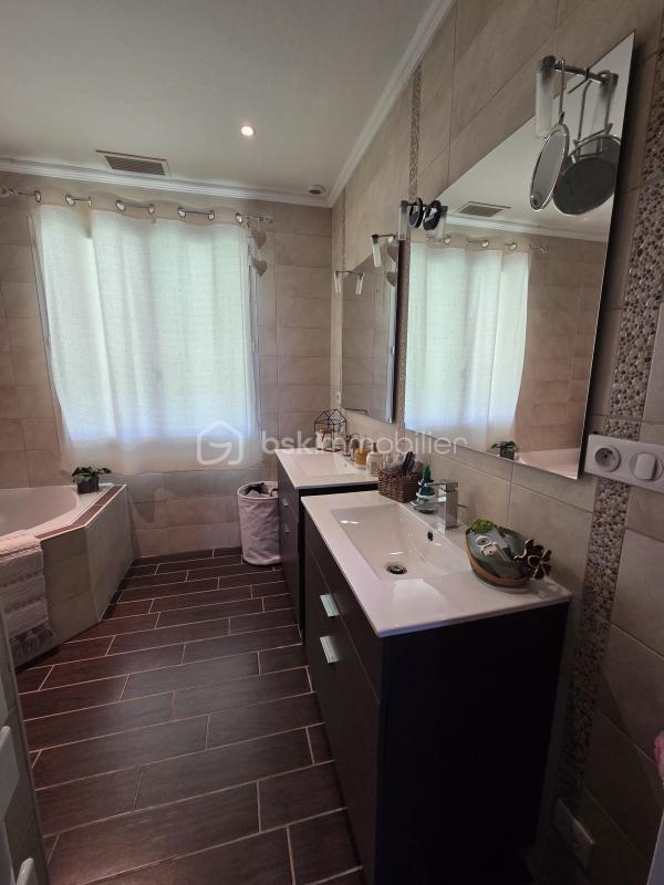 Maison - 156 m² - 4 pièces