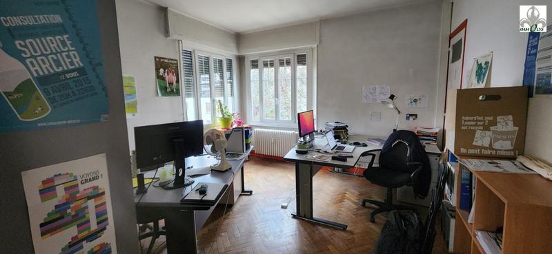 Local d'activité / Entrepôt - 129 m² - 7 pièces