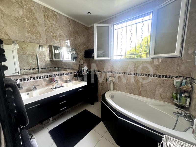 Maison - 160 m² - 5 pièces