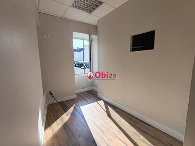 Local commercial - 45 m² - 3 pièces
