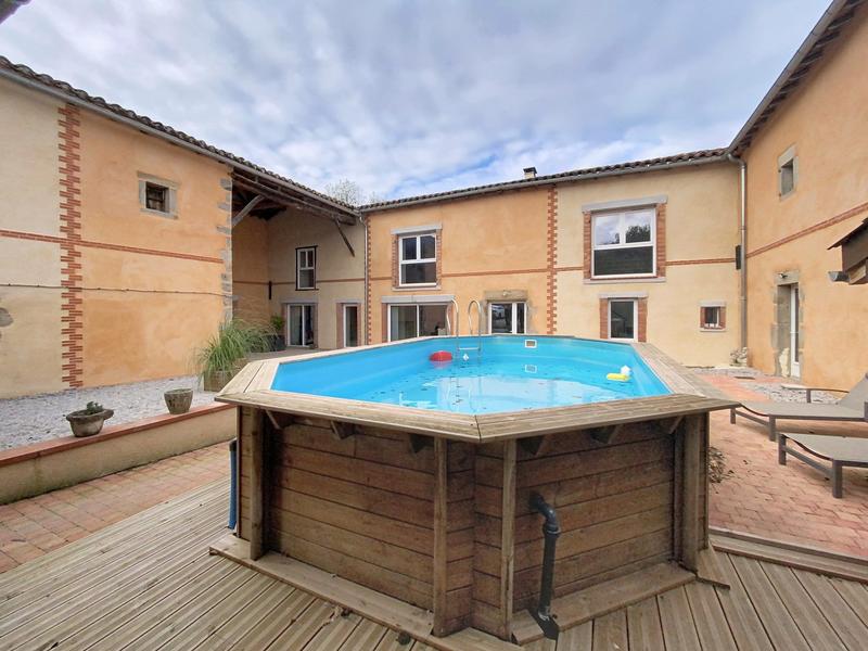 Maison - 258 m² - 6 pièces