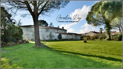 Maison - 288 m² - 8 pièces