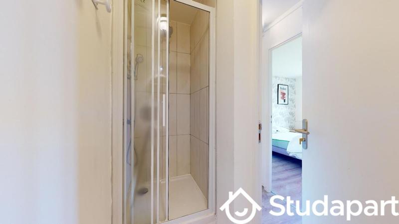 Chambre - 11 m² - 1 pièce