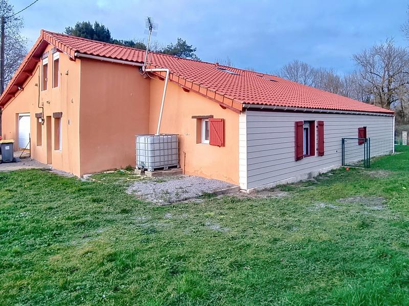 Maison - 217 m² - 9 pièces