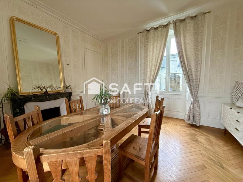Maison - 239 m² - 10 pièces