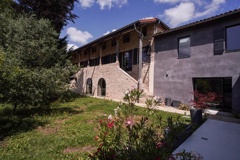Maison - 422 m² - 9 pièces