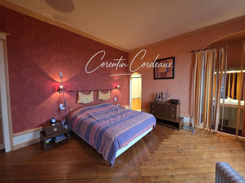 Maison bourgeoise - 393 m² - 10 pièces