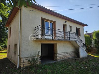 Maison traditionnelle - 74 m² - 4 pièces