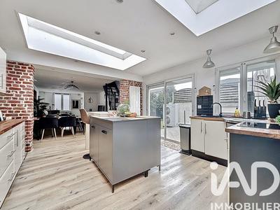 Maison - 94 m² - 5 pièces