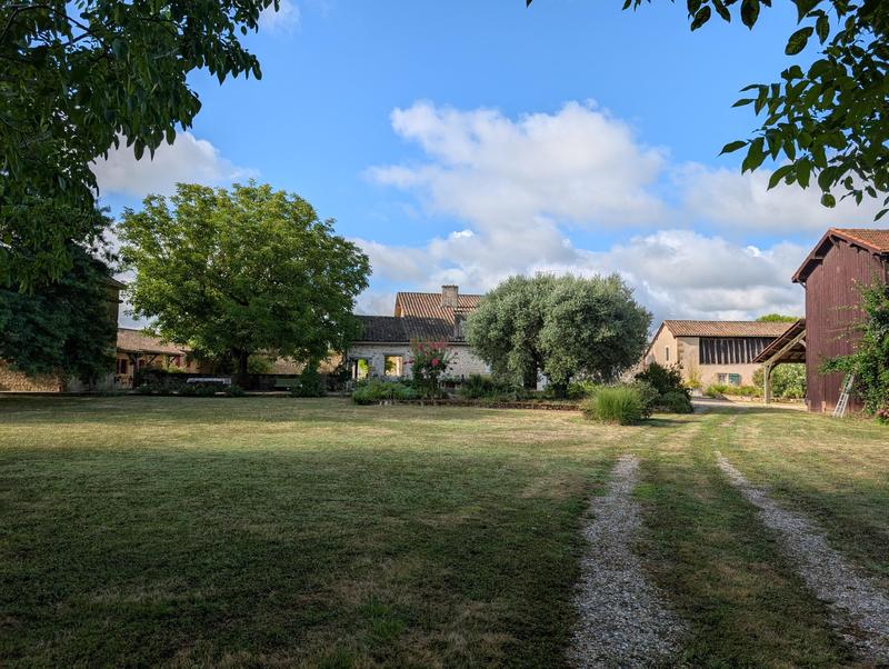 Propriété - 554 m² - 15 pièces