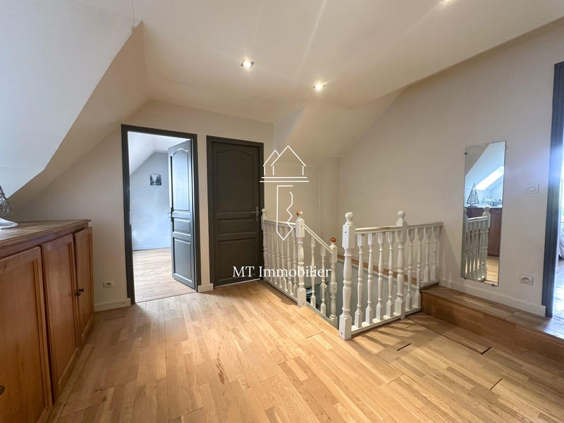 Maison - 205 m² - 4 pièces