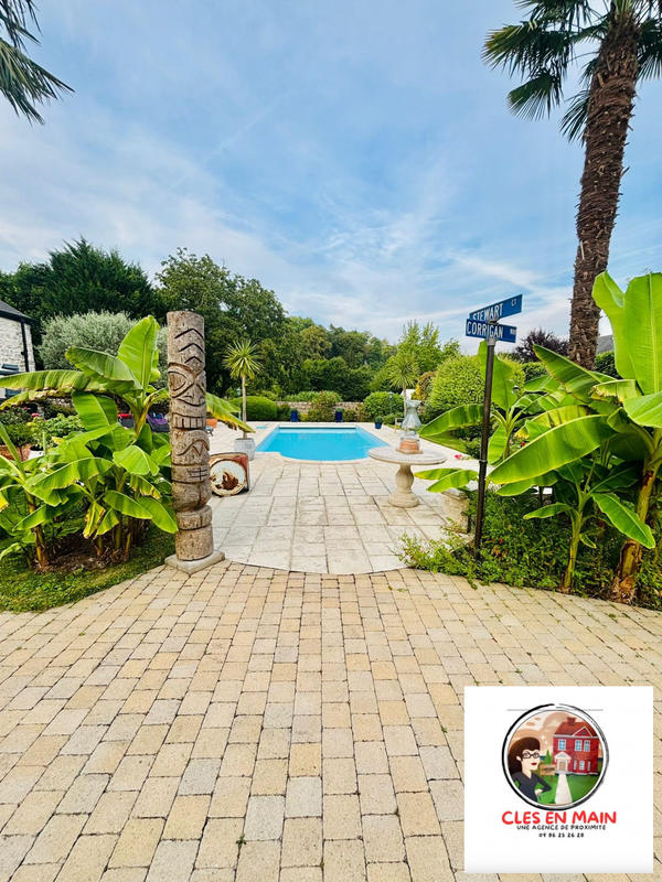 Maison - 226 m² - 10 pièces