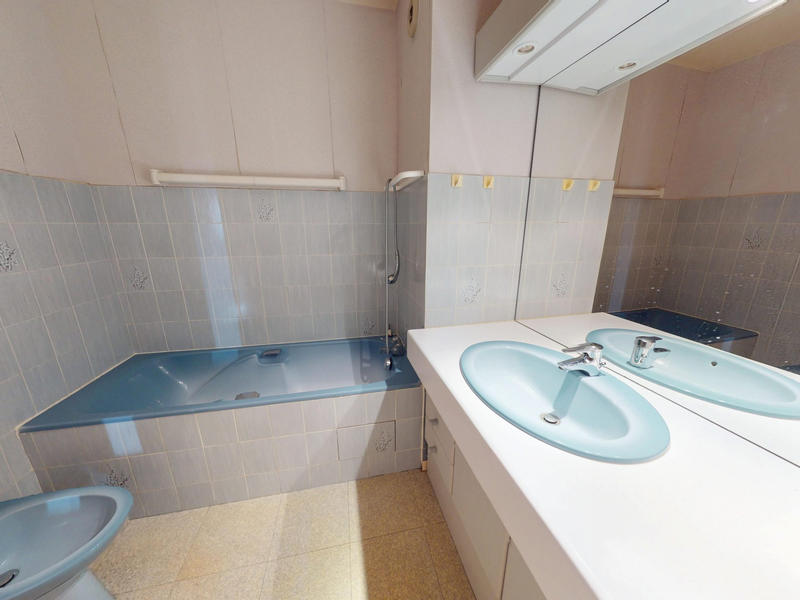 Appartement - 96 m² - 5 pièces