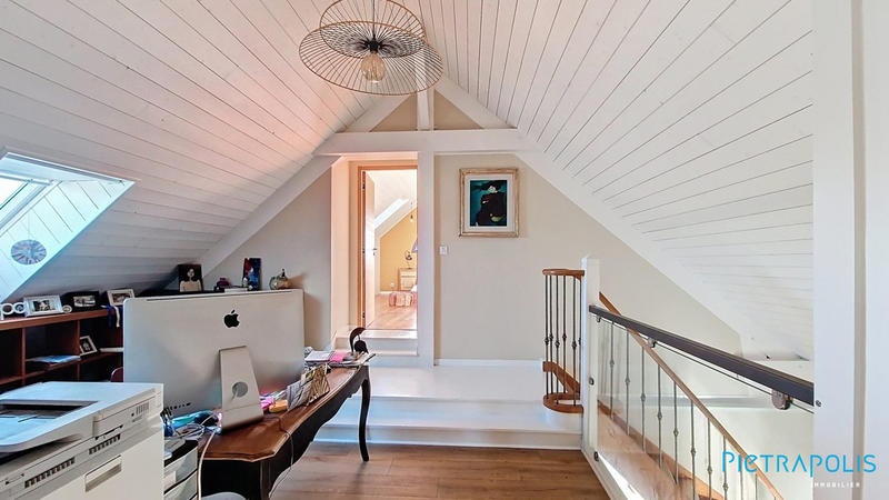 Villa - 239 m² - 7 pièces