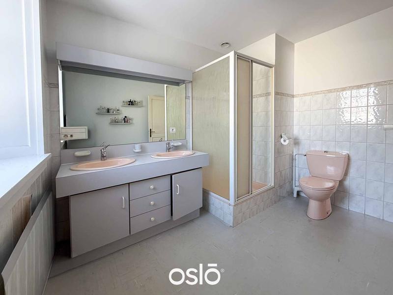 Maison - 169 m² - 8 pièces