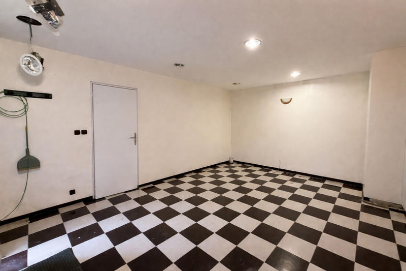 Maison - 313 m² - 14 pièces