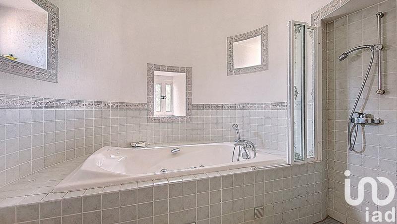 Château - 677 m² - 21 pièces