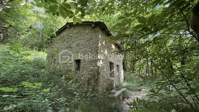 Terrain - 18 325 m²