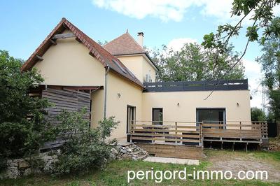 Maison traditionnelle - 145 m² - 7 pièces