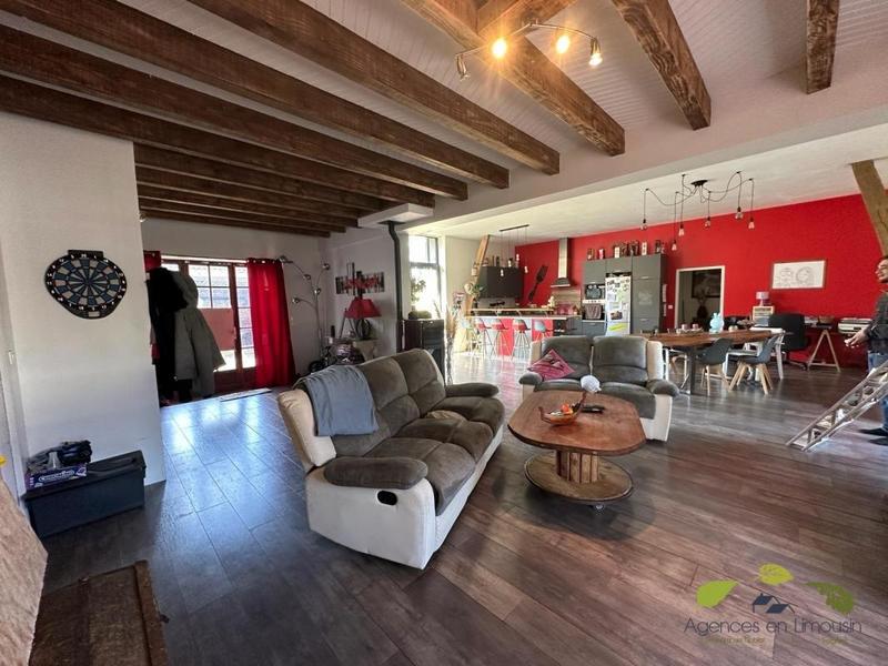 Maison - 180 m² - 9 pièces