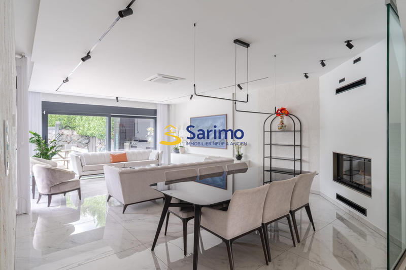 Maison contemporaine - 250 m² - 7 pièces