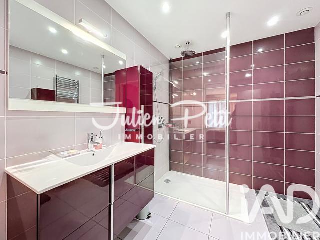 Maison - 170 m² - 8 pièces