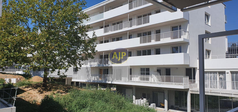 Appartement - 84 m² - 4 pièces