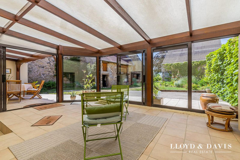 Maison - 230 m² - 13 pièces