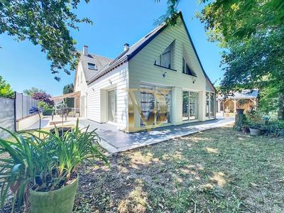 Propriété - 227 m² - 10 pièces