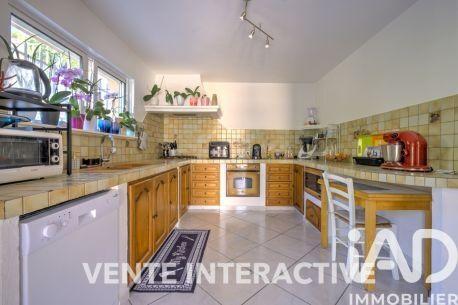 Maison - 240 m² - 5 pièces