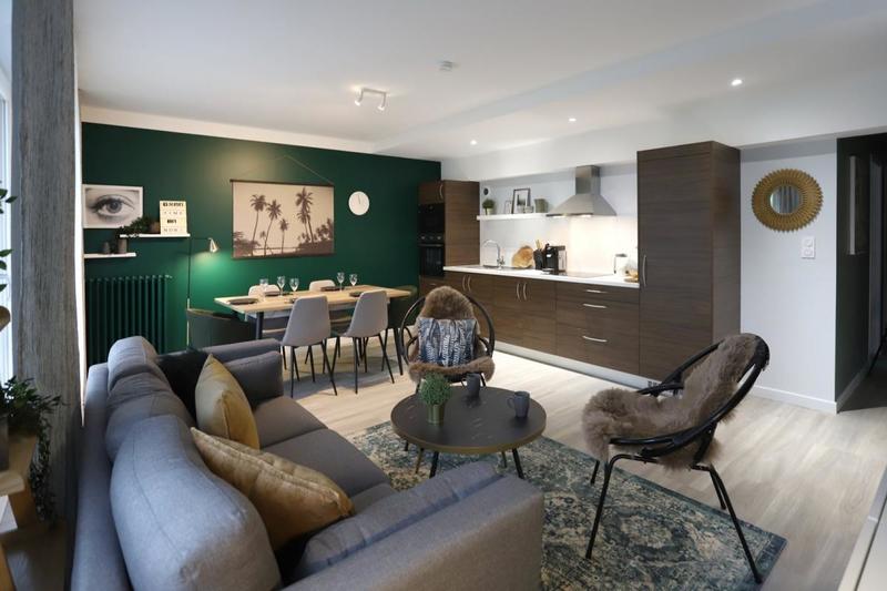 Appartement - 100 m² - 6 pièces