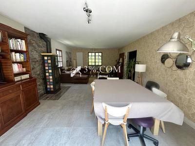 Maison - 205 m² - 8 pièces