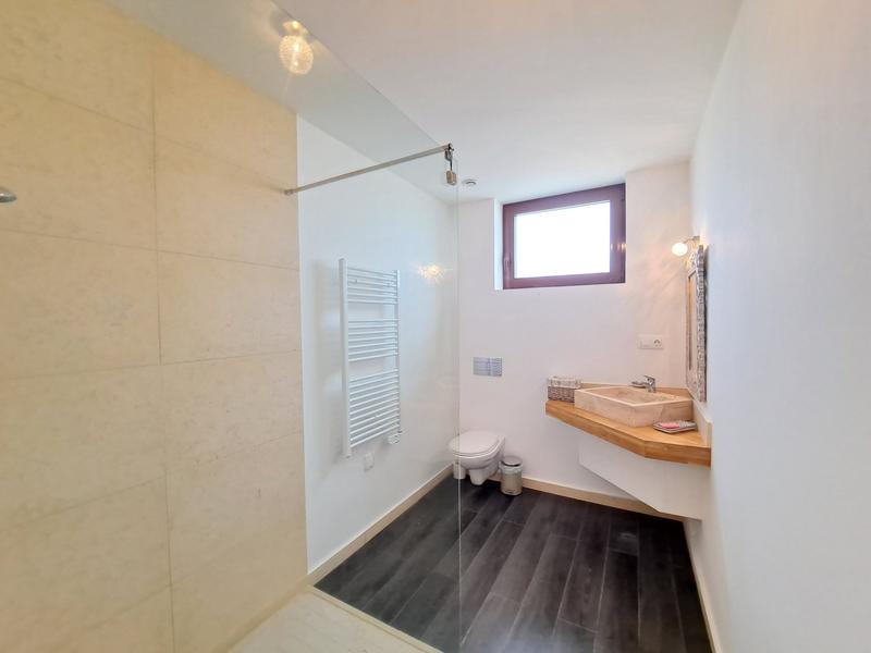 Maison - 375 m² - 10 pièces