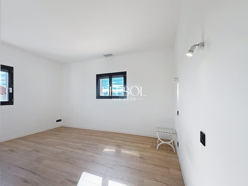 Villa - 250 m² - 7 pièces